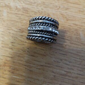 VINTAGE SILVER TONE WIDE CARVED RING w RHINESTONES